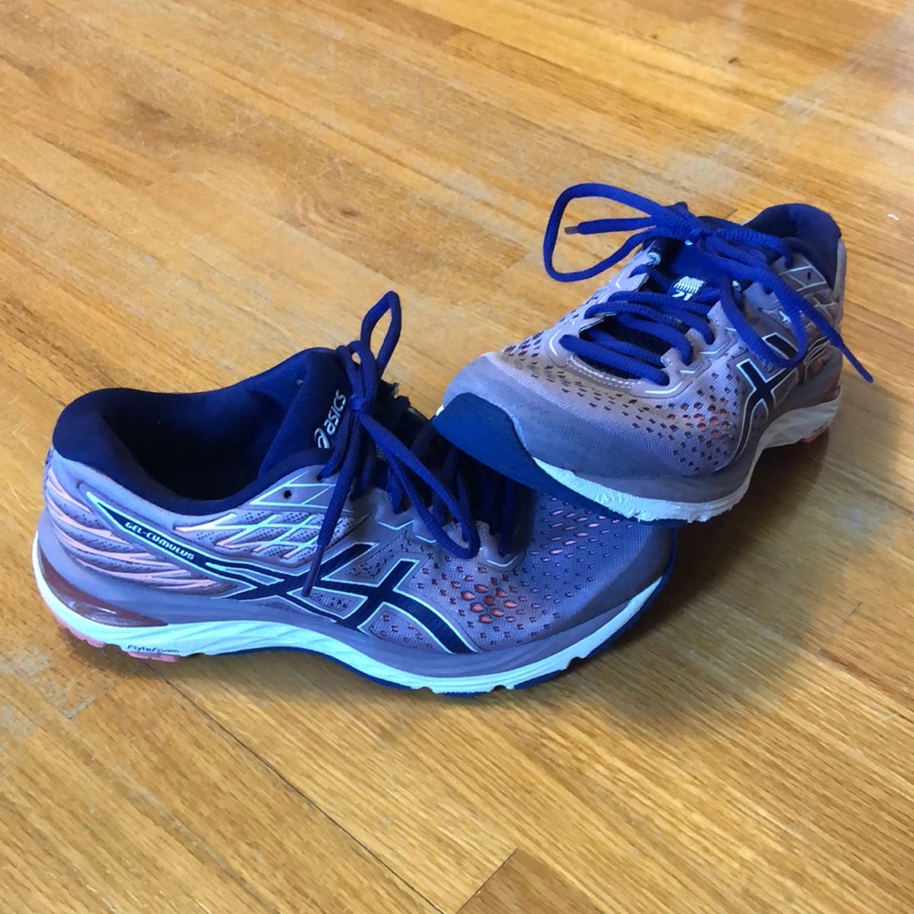 Size 8 Women’s ASICS Gel Cumulus 21
